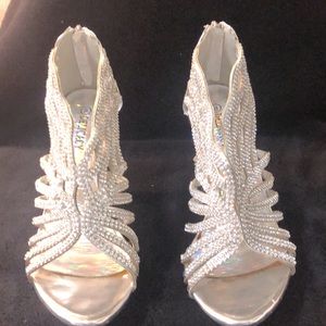 GLITZY SHOES